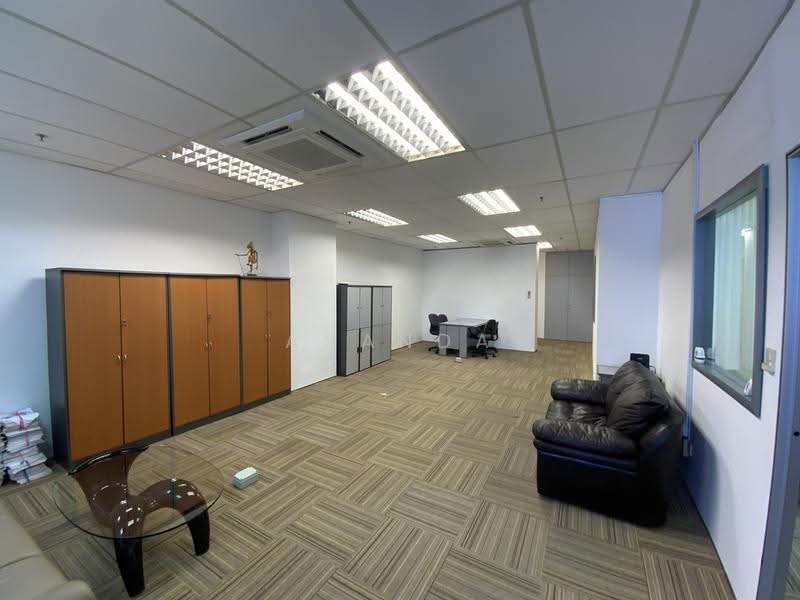 Tradehub 21, 18 Boon Lay Way, Boon Lay / Jurong / Tuas, 1,518 sqft, Light Industrial (B1) For Sale, by Ananda Sivanandam, 500259938 - Interior - CommercialGuru.com.sg