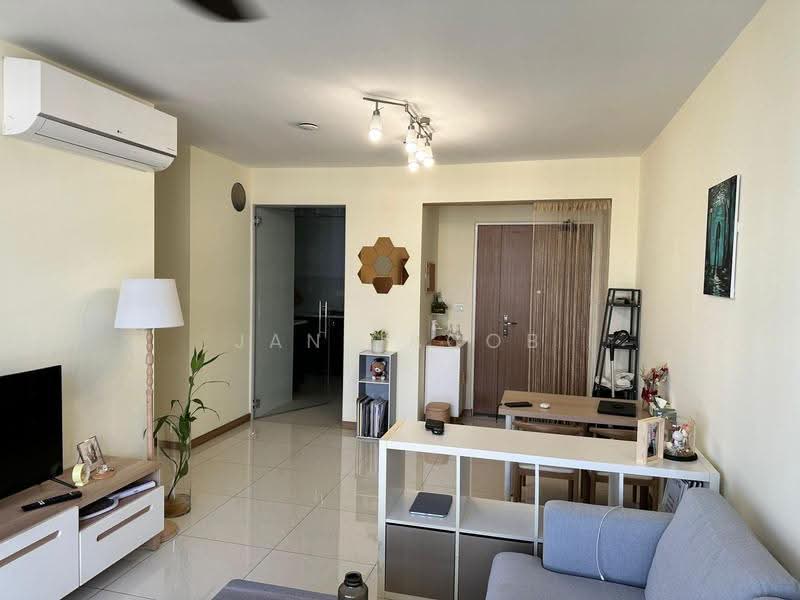 618B Tampines Street 61, 618B Tampines Street 61, Pasir Ris / Tampines, 3 Bedrooms, 1,001 sqft, HDB Flat For Rent, by Jan Jacob Chiong, 500259963 - Living Room - PropertyGuru.com.sg