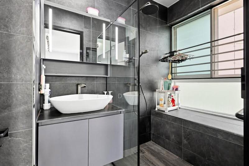588B Ang Mo Kio Street 52, 588B Ang Mo Kio Street 52, Ang Mo Kio / Bishan / Thomson, 3 Bedrooms, 969 sqft, HDB Flat For Sale, by Teddy Juay, 500259964 - Bathroom - PropertyGuru.com.sg