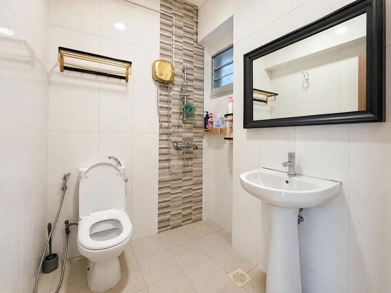 406B Northshore Drive, 406B Northshore Drive, Hougang / Punggol / Sengkang, 2 Bedrooms, 721 sqft, HDB Flat For Sale, by Adira Deng, 500259970 - Common Bathroom - PropertyGuru.com.sg