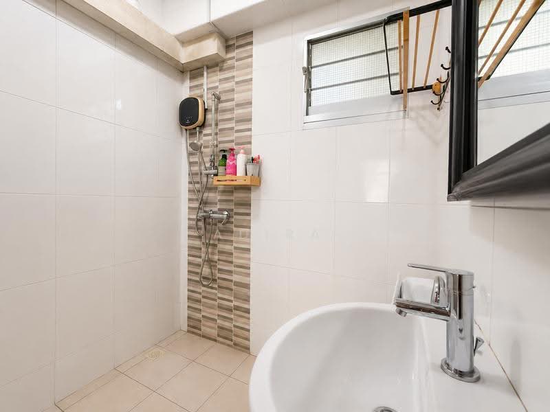 406B Northshore Drive, 406B Northshore Drive, Hougang / Punggol / Sengkang, 2 Bedrooms, 721 sqft, HDB Flat For Sale, by Adira Deng, 500259970 - Master Bathroom - PropertyGuru.com.sg