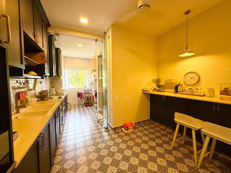 Greenlane Apartments, 3-3H Green Lane, East Coast / Marine Parade, 4 Bedrooms, 1,614 sqft, Apartment For Sale, by Sean Zhong, 500259975 - PropertyGuru.com.sg