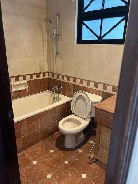 The Anchorage, 370 Alexandra Road, Alexandra / Commonwealth, 2 Bedrooms, 1,163 sqft, Condominium For Sale, by Eunice Tan, 500259976 - Bathroom - PropertyGuru.com.sg