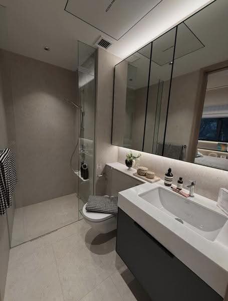 River Green, 11 River Valley Road, Orchard / River Valley, 2 Bedrooms, 657 sqft, Condominium For Sale, by Chris W, 500259986 - Bathroom - PropertyGuru.com.sg