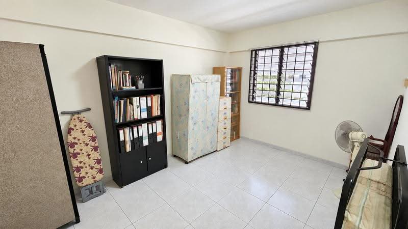 214 Yishun Street 21, 214 Yishun Street 21, Sembawang / Yishun, 2 Bedrooms, 721 sqft, HDB Flat For Sale, by Ritchie Li, 500259994 - Study - PropertyGuru.com.sg