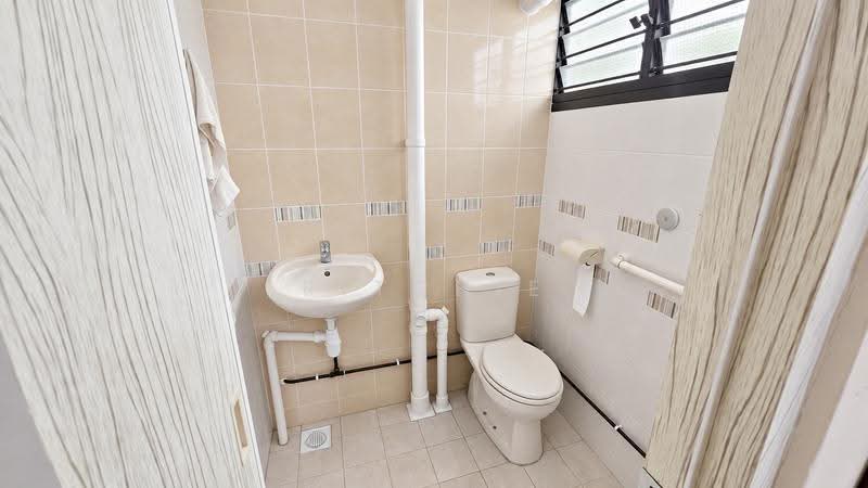 214 Yishun Street 21, 214 Yishun Street 21, Sembawang / Yishun, 2 Bedrooms, 721 sqft, HDB Flat For Sale, by Ritchie Li, 500259994 - Bathroom - PropertyGuru.com.sg