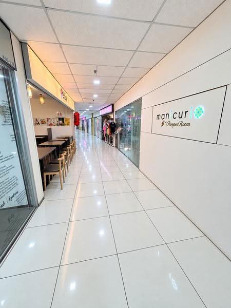 Holland Road Shopping Centre, 211 Holland Avenue, Tanglin / Holland / Bukit Timah, 678 sqft, Other Retail For Sale, by Roy Yeo, 500260003 - Corridor - CommercialGuru.com.sg