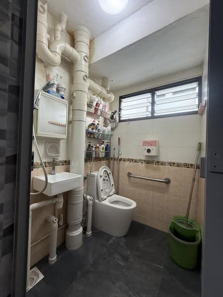 32 Marsiling Drive, 32 Marsiling Drive, Admiralty / Woodlands, 3 Bedrooms, 786 sqft, HDB Flat For Sale, by Remus Koek, 500260018 - Bathroom - PropertyGuru.com.sg