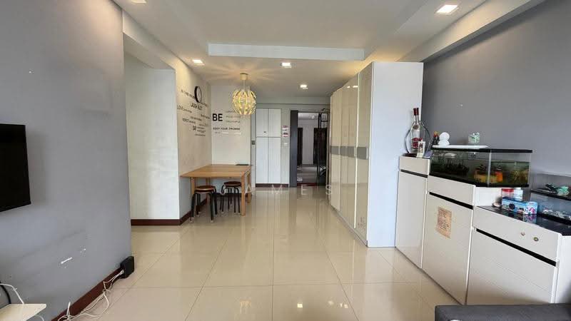677A Punggol Drive, 677A Punggol Drive, Hougang / Punggol / Sengkang, 3 Bedrooms, 1,001 sqft, HDB Flat For Sale, by James Yeo, 500260025 - Living Room - PropertyGuru.com.sg
