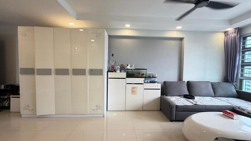 677A Punggol Drive, 677A Punggol Drive, Hougang / Punggol / Sengkang, 3 Bedrooms, 1,001 sqft, HDB Flat For Sale, by James Yeo, 500260025 - Living Room - PropertyGuru.com.sg