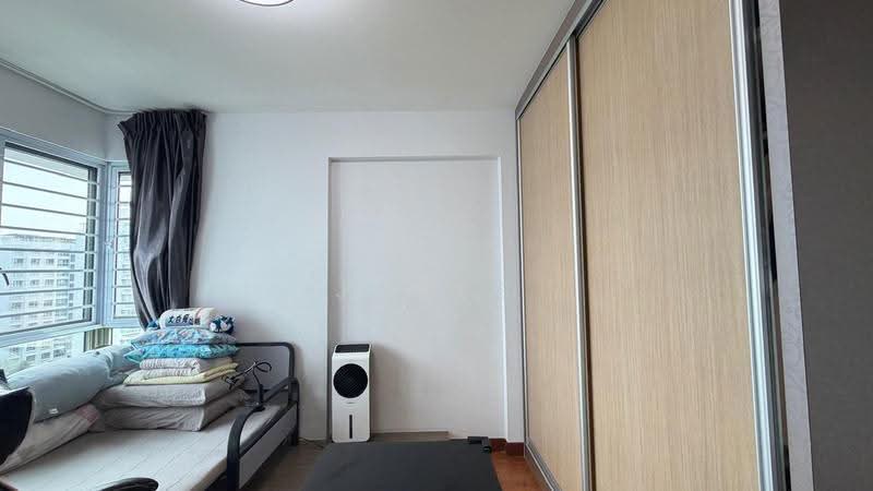 677A Punggol Drive, 677A Punggol Drive, Hougang / Punggol / Sengkang, 3 Bedrooms, 1,001 sqft, HDB Flat For Sale, by James Yeo, 500260025 - Bedroom - PropertyGuru.com.sg