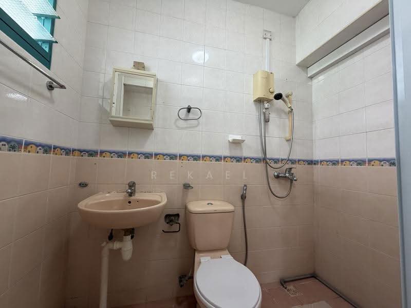 12 Farrer Park Road, 12 Farrer Park Road, Farrer Park / Serangoon Rd, 2 Bedrooms, 667 sqft, HDB Flat For Sale, by Rekael Das, 500260027 - PropertyGuru.com.sg