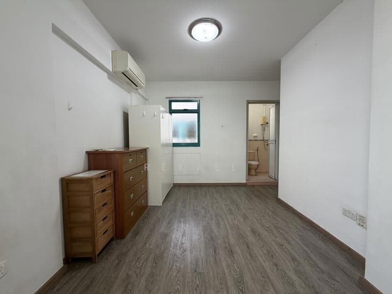 12 Farrer Park Road, 12 Farrer Park Road, Farrer Park / Serangoon Rd, 2 Bedrooms, 667 sqft, HDB Flat For Sale, by Rekael Das, 500260027 - PropertyGuru.com.sg