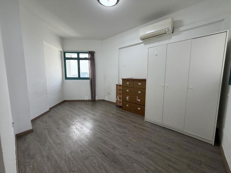 12 Farrer Park Road, 12 Farrer Park Road, Farrer Park / Serangoon Rd, 2 Bedrooms, 667 sqft, HDB Flat For Sale, by Rekael Das, 500260027 - PropertyGuru.com.sg