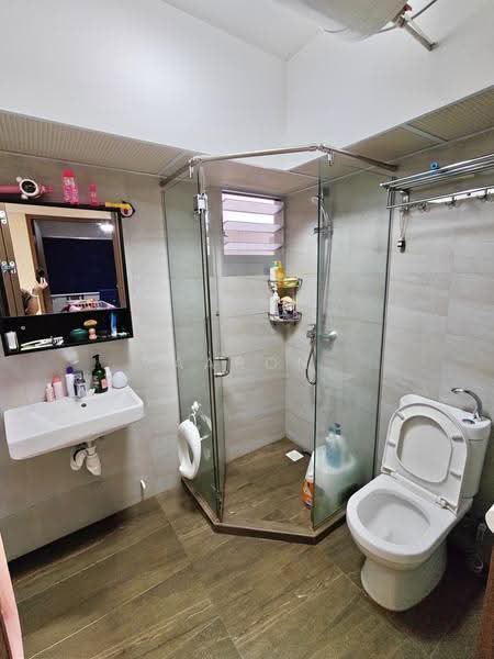 109B Canberra Walk, 109B Canberra Walk, Sembawang / Yishun, 3 Bedrooms, 1,227 sqft, HDB Flat For Sale, by Aaron Lin, 500260043 - Bathroom - PropertyGuru.com.sg