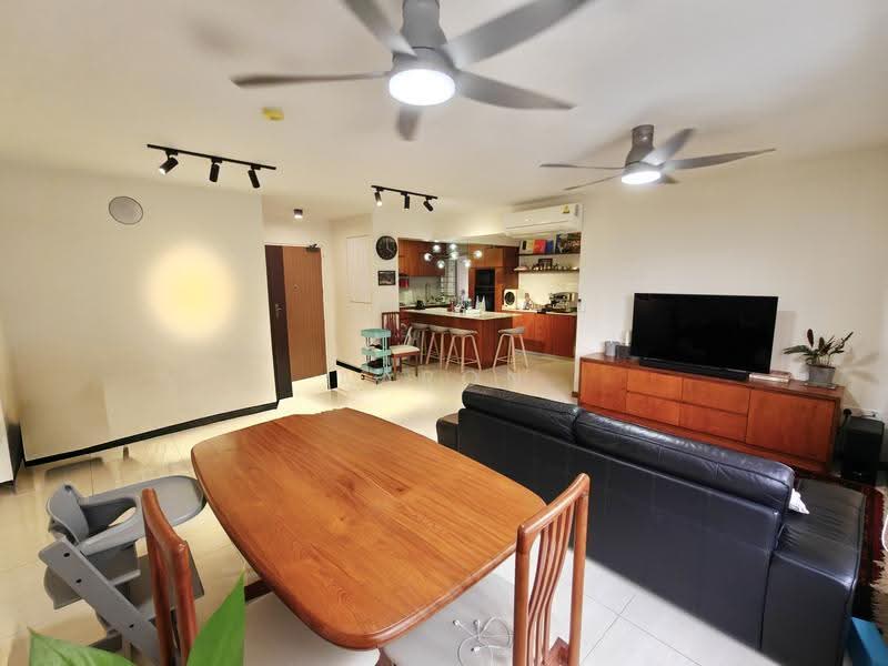 109B Canberra Walk, 109B Canberra Walk, Sembawang / Yishun, 3 Bedrooms, 1,227 sqft, HDB Flat For Sale, by Aaron Lin, 500260043 - Living Room - PropertyGuru.com.sg