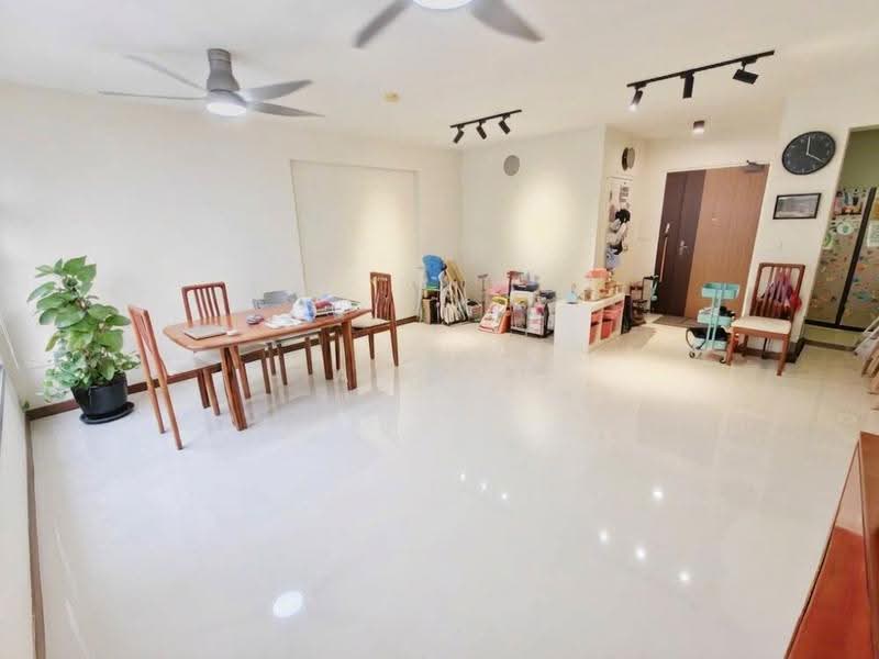 109B Canberra Walk, 109B Canberra Walk, Sembawang / Yishun, 3 Bedrooms, 1,227 sqft, HDB Flat For Sale, by Aaron Lin, 500260043 - Living Room - PropertyGuru.com.sg