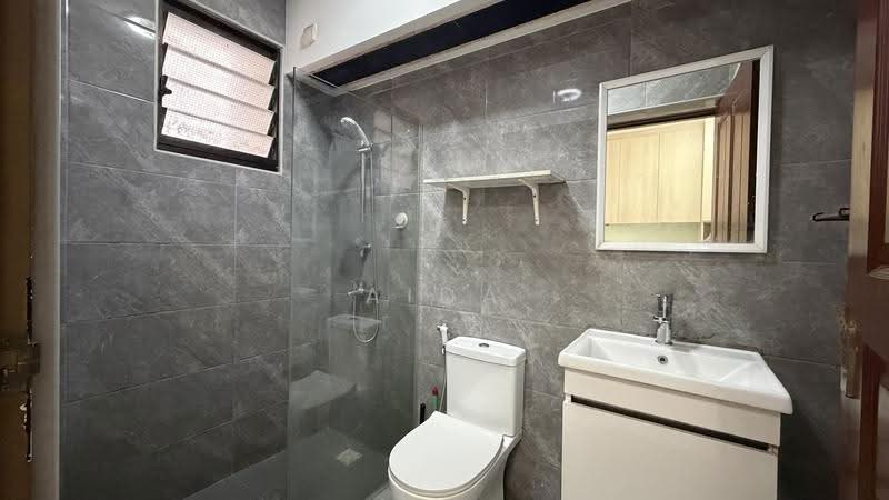 207C Compassvale Lane, 207C Compassvale Lane, Hougang / Punggol / Sengkang, 3 Bedrooms, 1,184 sqft, HDB Flat For Sale, by Aida Talib, 500260049 - Common Bathroom - PropertyGuru.com.sg