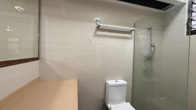 207C Compassvale Lane, 207C Compassvale Lane, Hougang / Punggol / Sengkang, 3 Bedrooms, 1,184 sqft, HDB Flat For Sale, by Aida Talib, 500260049 - Master Bathroom - PropertyGuru.com.sg