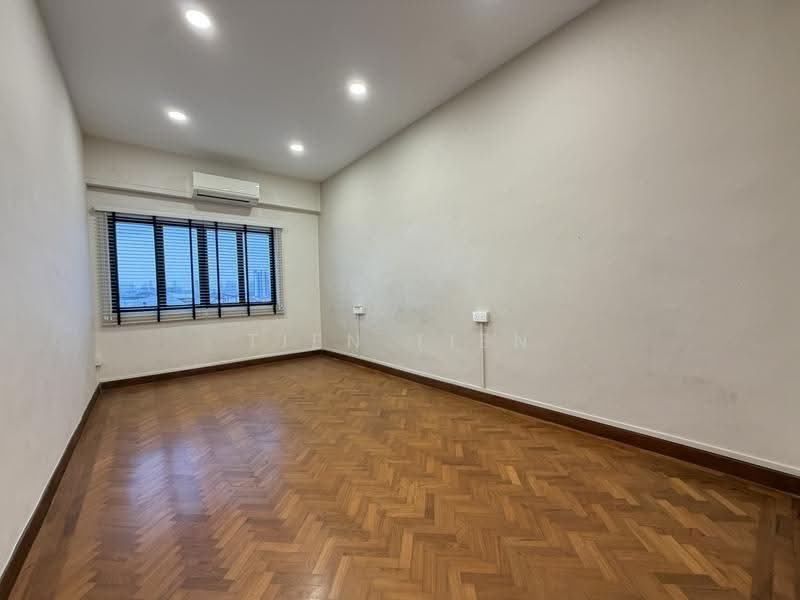 Spacious 1700sqft Duplex Apartment, 1km from Kong Hwa, Beautiful MBS View, Tanjong Katong Road, East Coast / Marine Parade, 4 Bedrooms, 1,700 sqft, Walk-up Apartment For Sale, by Tien Tien Chen, 500260051 - PropertyGuru.com.sg
