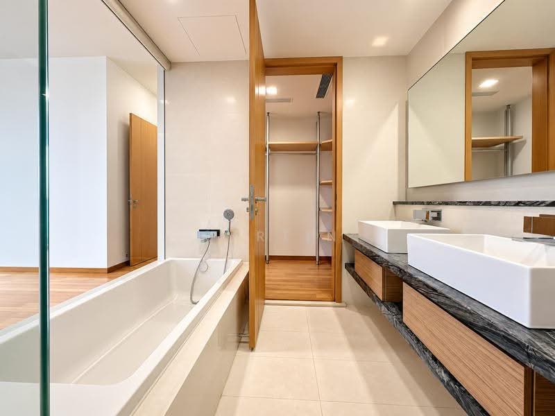 Marina Bay Residences, 18 Marina Boulevard, Boat Quay / Raffles Place / Marina, 3 Bedrooms, 1,970 sqft, Condominium For Sale, by Martin Yeo, 500260054 - Bathroom - PropertyGuru.com.sg