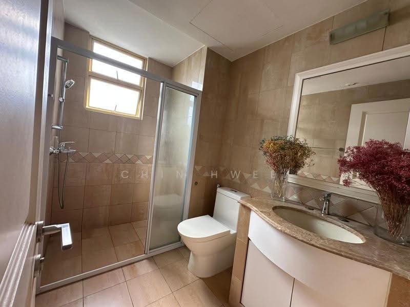 Villa Azura, 1 Cherry Avenue, Tanglin / Holland / Bukit Timah, 4 Bedrooms, 1,981 sqft, Condominium For Sale, by Chin Hwee ONG, 500260057 - 1st floor Bathroom - PropertyGuru.com.sg