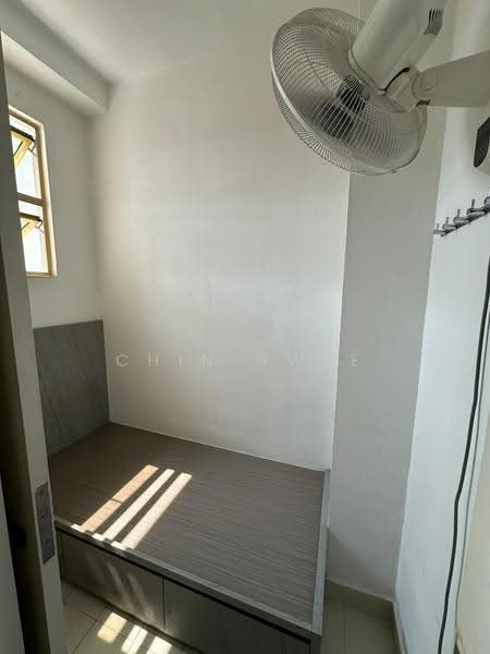 Villa Azura, 1 Cherry Avenue, Tanglin / Holland / Bukit Timah, 4 Bedrooms, 1,981 sqft, Condominium For Sale, by Chin Hwee ONG, 500260057 - Maidroom - PropertyGuru.com.sg