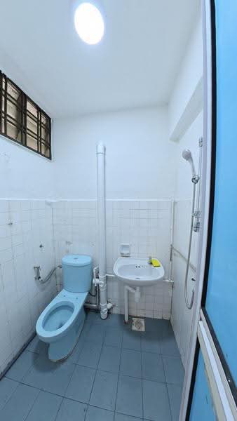 164 Bukit Merah Central, 164 Bukit Merah Central, Alexandra / Commonwealth, 3 Bedrooms, 820 sqft, HDB Flat For Rent, by Allan Lee, 500260076 - Bathroom - PropertyGuru.com.sg
