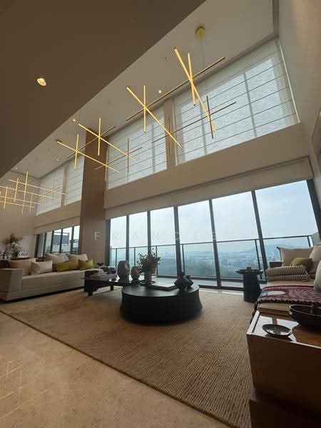 Pinetree Hill, 32 Pine Grove, Clementi Park / Upper Bukit Timah, 5 Bedrooms, 2,874 sqft, Condominium For Sale, by Frances Lim, 500260097 - Living Room - PropertyGuru.com.sg