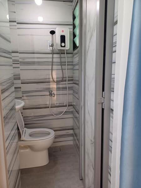 Westmere, 75 Jurong East Street 13, Boon Lay / Jurong / Tuas, Room Rental, 100 sqft, Condominium For Rent, by Sophie Xiang, 500260110 - Bathroom - PropertyGuru.com.sg