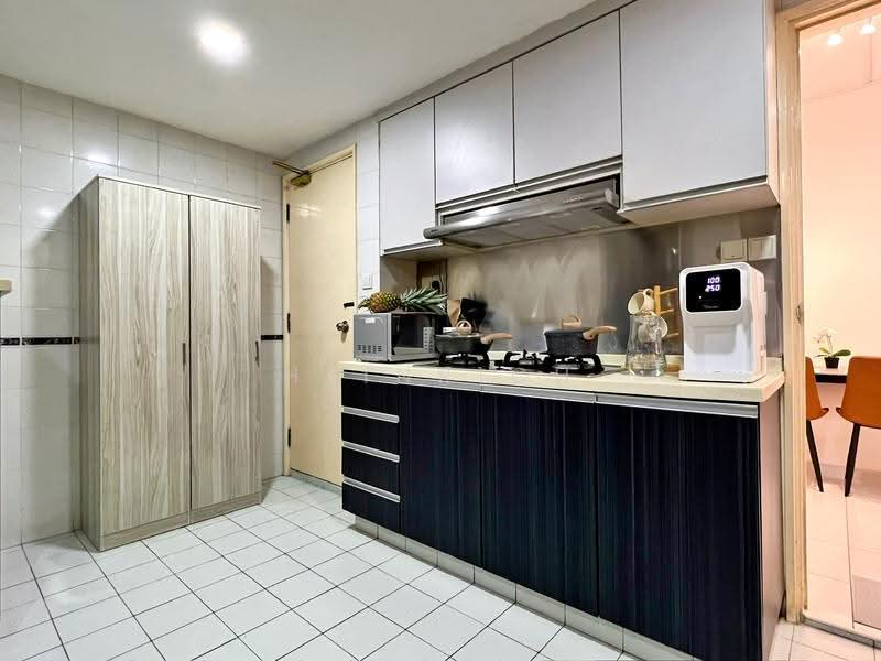 The Tanamera, 5 Tanah Merah Kechil Road, Bedok / Upper East Coast, Room Rental, 100 sqft, Condominium For Rent, by Heinrich Tan (陈少洪), 500260118 - Kitchen - PropertyGuru.com.sg