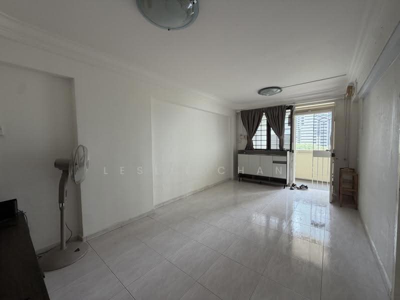 54 Lorong 5 Toa Payoh, 54 Lorong 5 Toa Payoh, Balestier / Toa Payoh, 1 Bedroom, 463 sqft, HDB Flat For Rent, by Leslie Chan, 500260126 - Living Room - PropertyGuru.com.sg