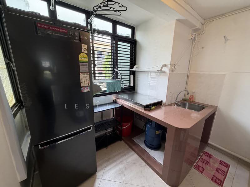 54 Lorong 5 Toa Payoh, 54 Lorong 5 Toa Payoh, Balestier / Toa Payoh, 1 Bedroom, 463 sqft, HDB Flat For Rent, by Leslie Chan, 500260126 - Kitchen - PropertyGuru.com.sg