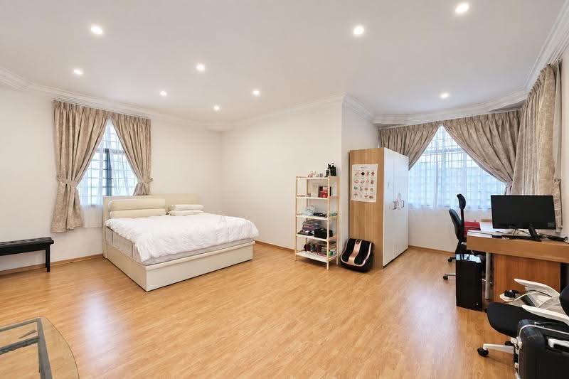 **LANDED7772**@ Well Kept Detached House in Kembangan, Eunos / Geylang / Paya Lebar, 5 Bedrooms, 5,000 sqft, Detached House For Sale, by Agnes Ng, 500260144 - Bedroom - PropertyGuru.com.sg
