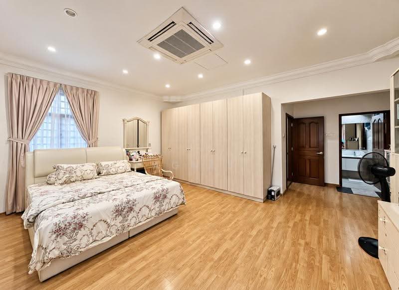 **LANDED7772**@ Well Kept Detached House in Kembangan, Eunos / Geylang / Paya Lebar, 5 Bedrooms, 5,000 sqft, Detached House For Sale, by Agnes Ng, 500260144 - Bedroom - PropertyGuru.com.sg