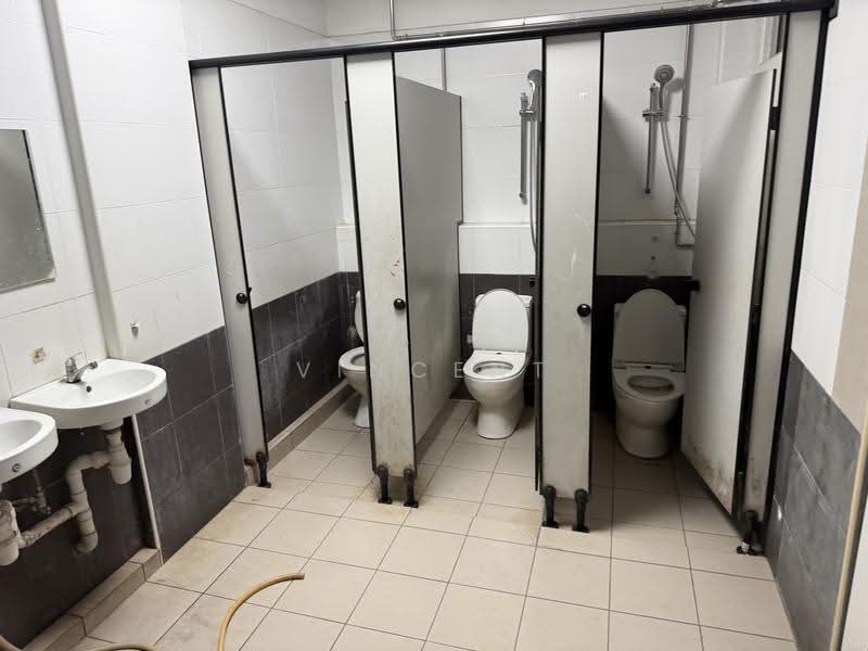 Nordix, 1 Woodlands Industrial Park E2, Sembawang / Yishun, 6,200 sqft, Factory / Workshop (B2) For Sale, by Vincent Teo, 500260153 - Bathroom - CommercialGuru.com.sg