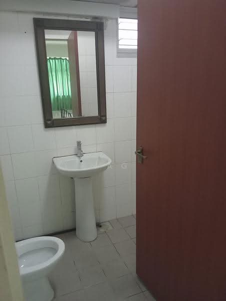 458 Yishun Avenue 11, 458 Yishun Avenue 11, Sembawang / Yishun, Room Rental, 140 sqft, HDB Flat For Rent, by Jag Singh, 500260157 - Bathroom - PropertyGuru.com.sg