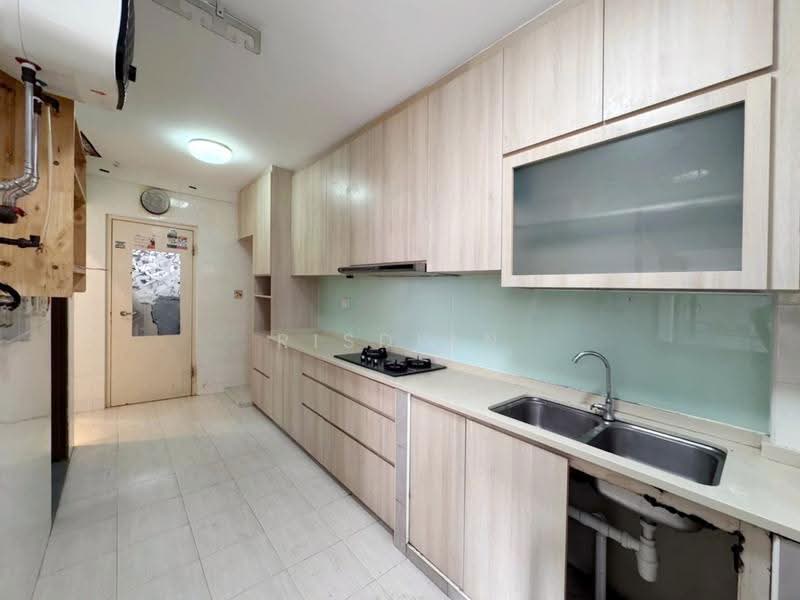 207C Compassvale Lane, 207C Compassvale Lane, Hougang / Punggol / Sengkang, 3 Bedrooms, 1,184 sqft, HDB Flat For Sale, by Risdian Isbintara, 500260163 - Kitchen - PropertyGuru.com.sg