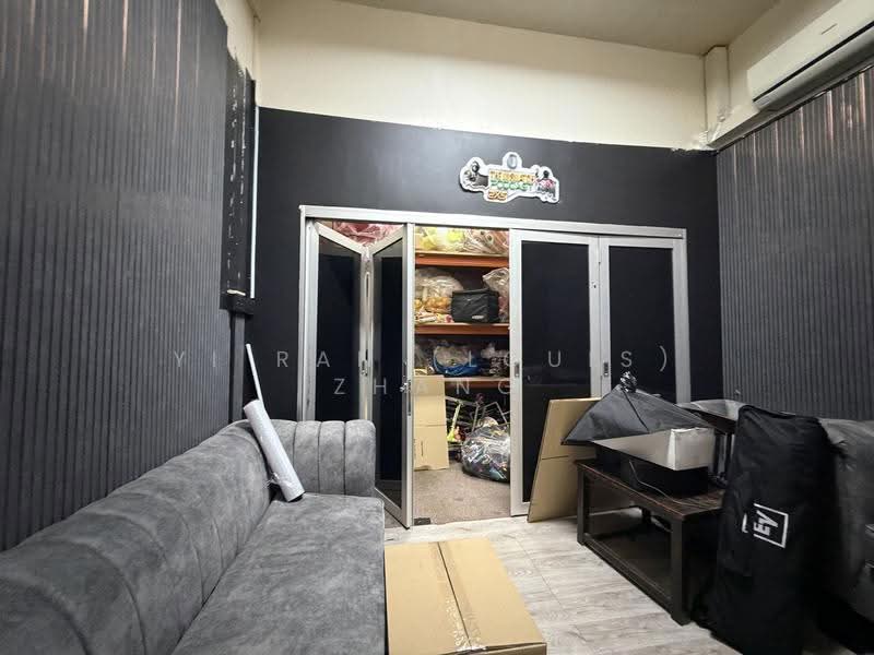 Bizlink Centre, 59 Ubi Avenue 1, Eunos / Geylang / Paya Lebar, 1,152 sqft, Light Industrial (B1) For Rent, by Yi Ran (Louis) Zhang, 500260170 - Living Room - CommercialGuru.com.sg