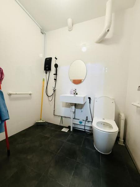 825 Yishun Street 81, 825 Yishun Street 81, Sembawang / Yishun, 3 Bedrooms, 1,108 sqft, HDB Flat For Sale, by Ray Lee, 500260176 - Bathroom - PropertyGuru.com.sg