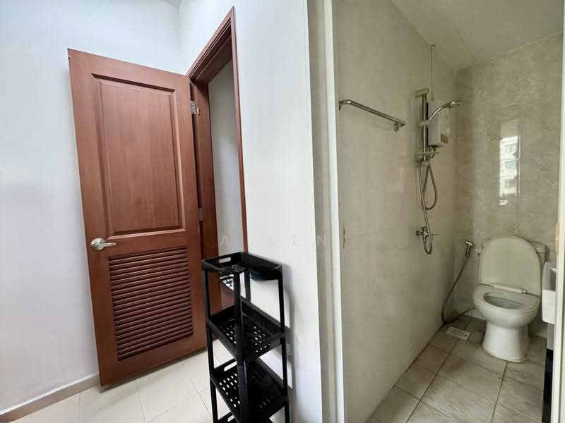 Simei Green Condominium, 7 Simei Street 4, Pasir Ris / Tampines, 4 Bedrooms, 1,356 sqft, Condominium For Sale, by Allen Wee, 500260187 - Bathroom - PropertyGuru.com.sg