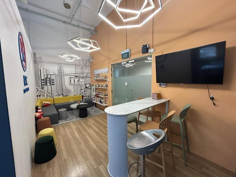 Crescent @ Kallang, 47 Kallang Pudding Road, Macpherson / Potong Pasir, 947 sqft, Light Industrial (B1) For Sale, by Augustine Wee, 500260206 - Living Room - CommercialGuru.com.sg