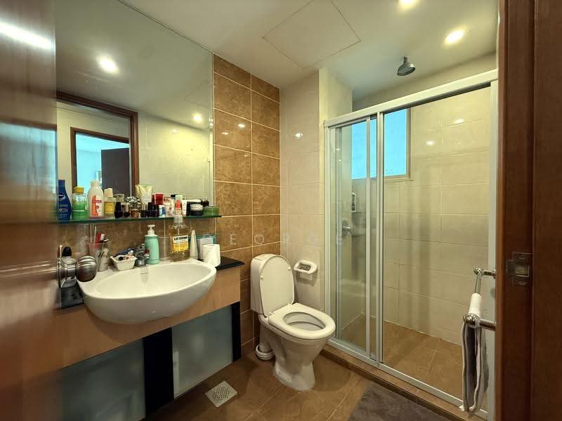 Lilydale, 558 Yishun Ave 6, Sembawang / Yishun, 3 Bedrooms, 1,238 sqft, Condominium For Sale, by George Peng, 500260220 - Bathroom - PropertyGuru.com.sg