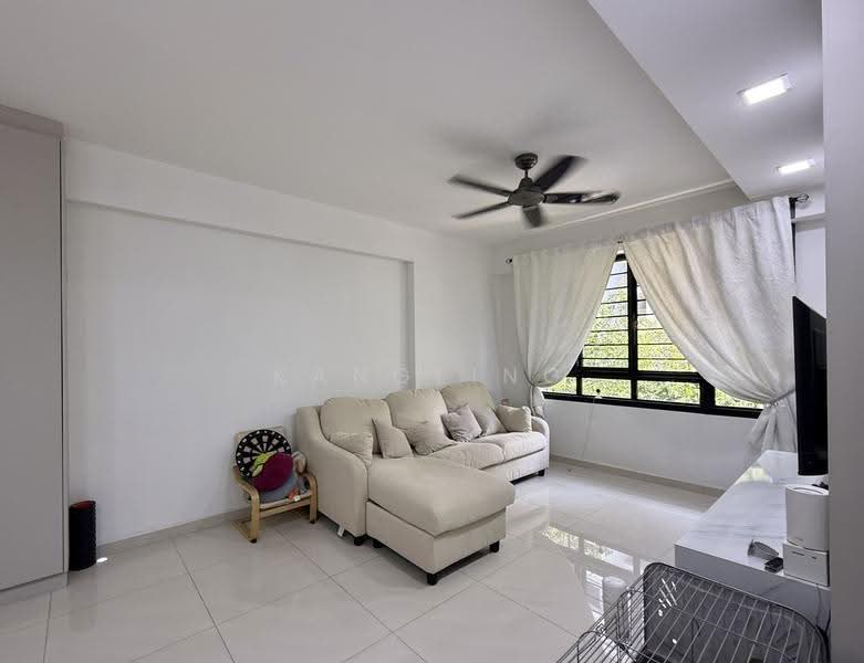 260B Punggol Way, 260B Punggol Way, Hougang / Punggol / Sengkang, 3 Bedrooms, 1,001 sqft, HDB Flat For Sale, by KangLing Beh, 500260223 - Living Room - PropertyGuru.com.sg
