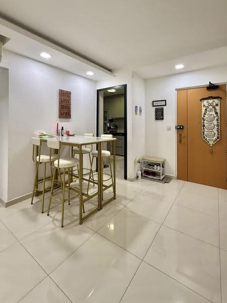 260B Punggol Way, 260B Punggol Way, Hougang / Punggol / Sengkang, 3 Bedrooms, 1,001 sqft, HDB Flat For Sale, by KangLing Beh, 500260223 - Dining Room - PropertyGuru.com.sg