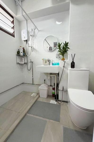 477 Pasir Ris Drive 6, 477 Pasir Ris Drive 6, Pasir Ris / Tampines, 3 Bedrooms, 1,108 sqft, HDB Flat For Sale, by Loyalle Chin 陈忠诚, 500260233 - Bathroom - PropertyGuru.com.sg