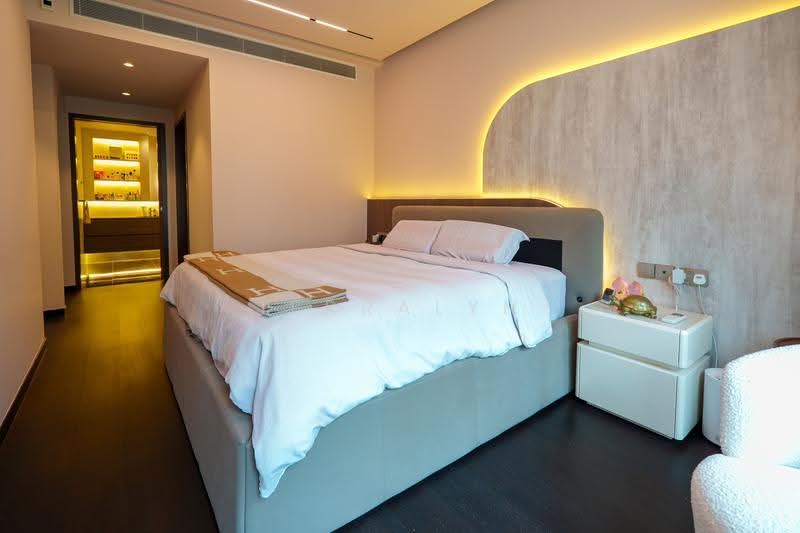 Amber Skye, 8 Amber Road, East Coast / Marine Parade, 5 Bedrooms, 5,177 sqft, Apartment For Sale, by Jerralyn Satrio, 500260243 - Master Bedroom - PropertyGuru.com.sg