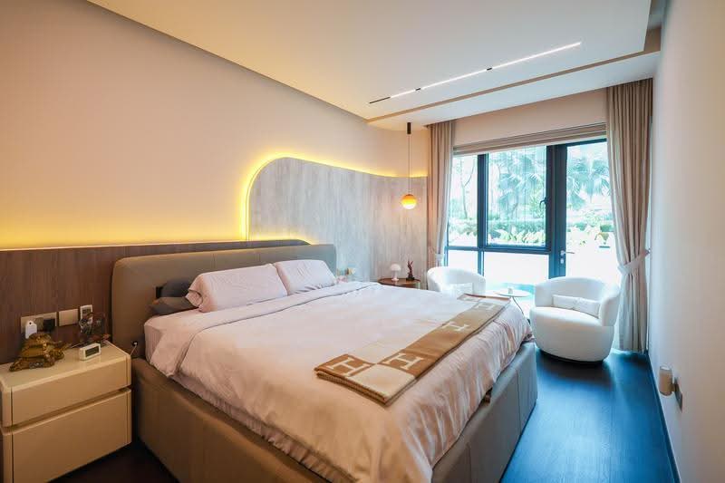 Amber Skye, 8 Amber Road, East Coast / Marine Parade, 5 Bedrooms, 5,177 sqft, Apartment For Sale, by Jerralyn Satrio, 500260243 - Master Bedroom - PropertyGuru.com.sg