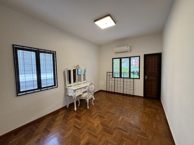 Seaview Park, 37 Jalan Seaview, East Coast / Marine Parade, 4 Bedrooms, 2,400 sqft, Semi-Detached House For Rent, by Diana Wei, 500260250 - Bedroom - PropertyGuru.com.sg