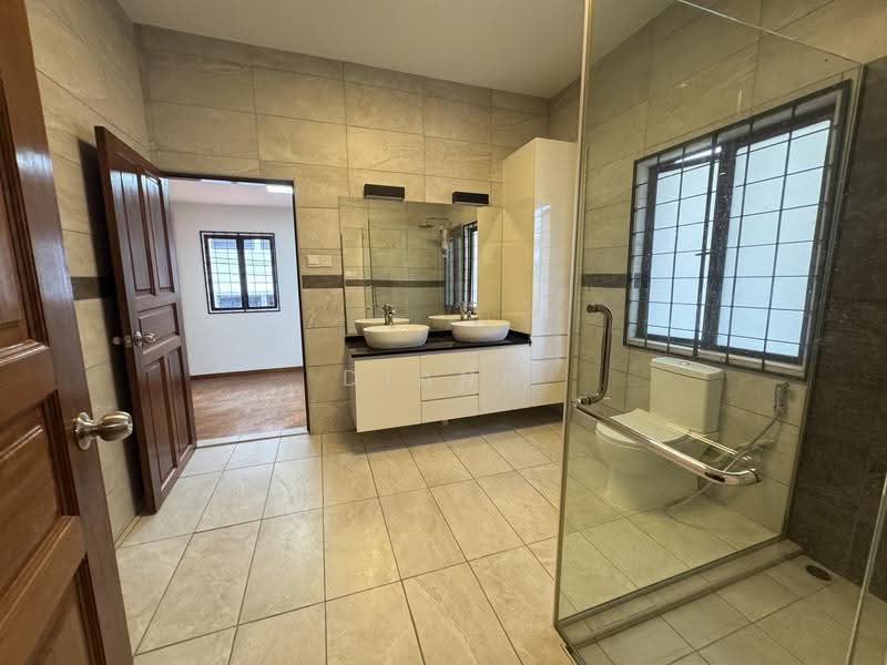 Seaview Park, 37 Jalan Seaview, East Coast / Marine Parade, 4 Bedrooms, 2,400 sqft, Semi-Detached House For Rent, by Diana Wei, 500260250 - Bathroom - PropertyGuru.com.sg